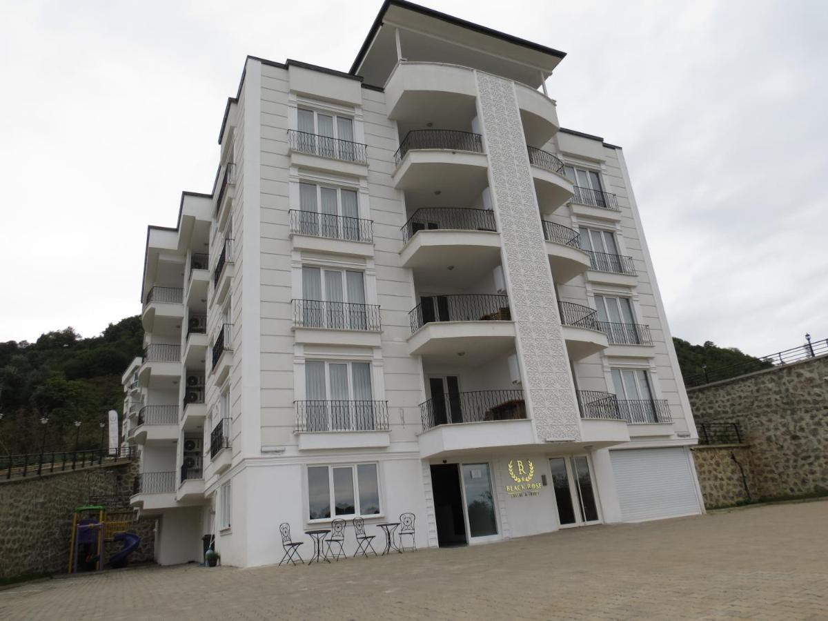Aparthotel Black Rose Kaşüstü Exterior foto
